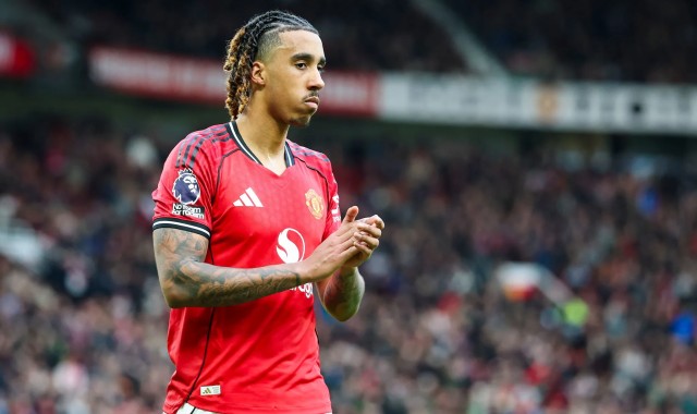 登录入口-约罗vs维拉全场数据：传球成功率79%，抢断3拦截3解围5